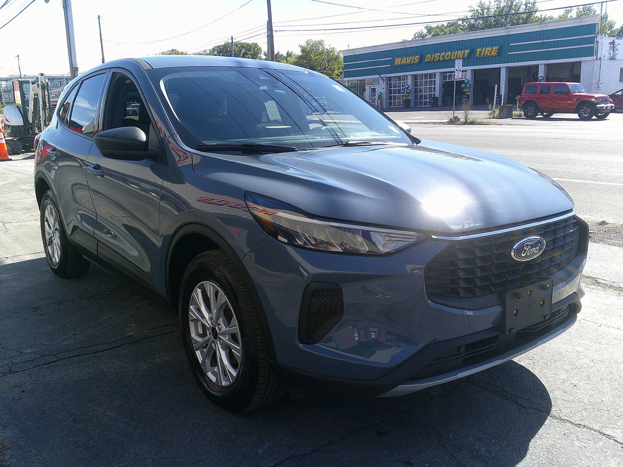 Used 2025 Ford Escape Active AWD/4WD image 13