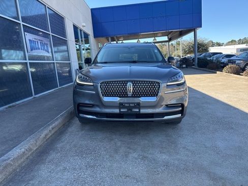 Used 2024 Lincoln Aviator 2WD w/ Premium Package image 3
