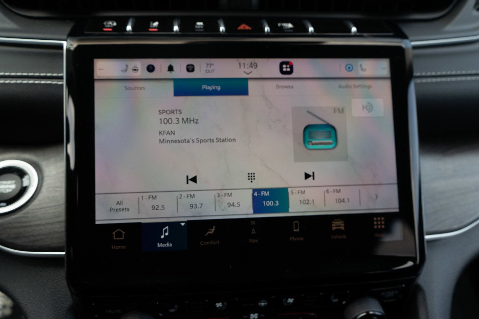 Used 2023 Jeep Grand Cherokee Limited w/ Luxury Tech Group II AWD/4WD image 18