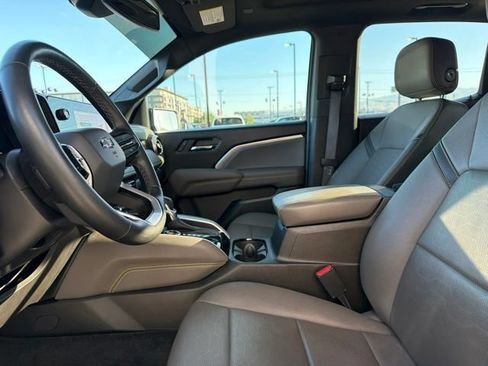 Used 2023 Chevrolet Colorado ZR2 w/ ZR2 Convenience Package III AWD/4WD image 19