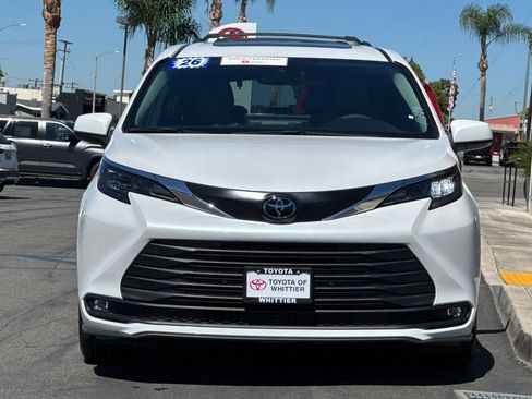 Used 2026 Toyota Sienna XLE FWD image 11
