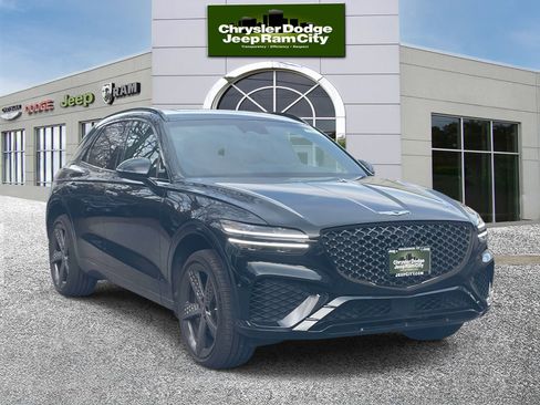 Used 2025 Genesis GV70 3.5T Sport w/ Sport Advanced Package image 4