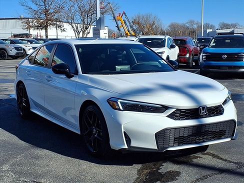 Used 2025 Honda Civic Sport image 31