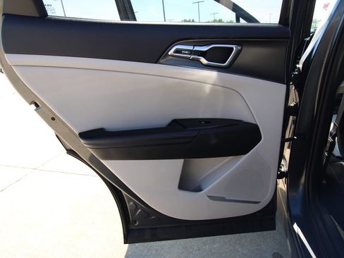 Used 2023 Kia Sportage EX FWD image 40