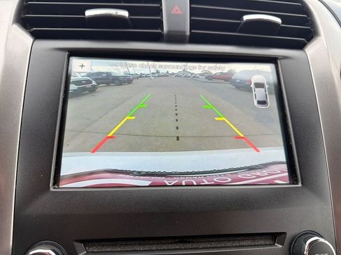 Used 2018 Ford Fusion SE w/ Fusion SE Technology Package FWD image 20