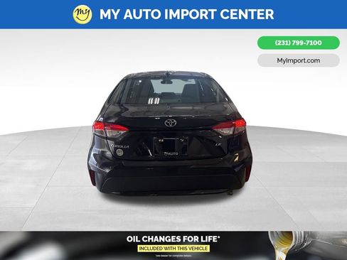 Used 2021 Toyota Corolla LE w/ Carpet Mat Package (TMS) image 6
