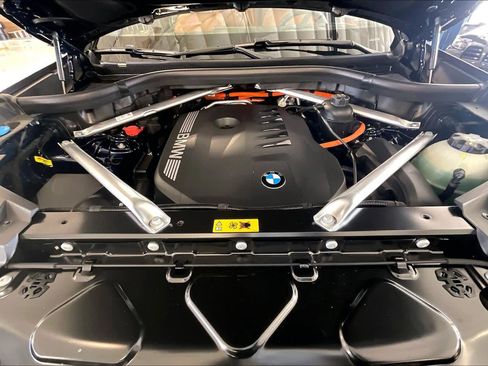 New 2026 BMW X5 xDrive50e image 16