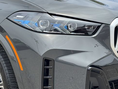 New 2026 BMW X5 xDrive40i w/ M Sport Package AWD/4WD image 6