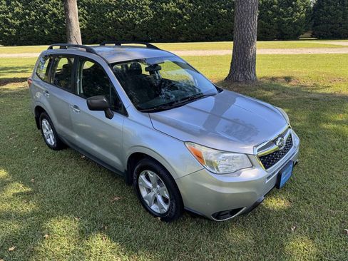 Used 2015 Subaru Forester 2.5i w/ Alloy Wheel Package image 3
