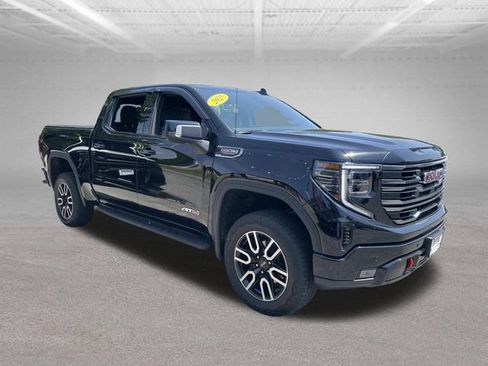 Used 2025 GMC Sierra 1500 AT4 w/ AT4 Premium Package AWD/4WD image 4