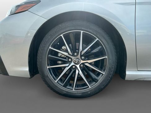 Used 2024 Toyota Camry SE image 14