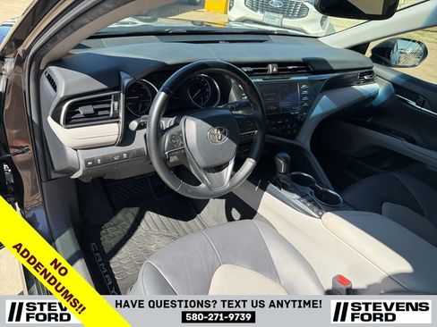 Used 2020 Toyota Camry XLE w/ Four Season Floor Mat Package image 16