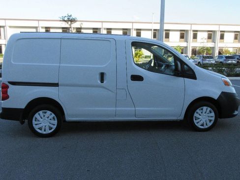 Used 2019 Nissan NV200 S image 6