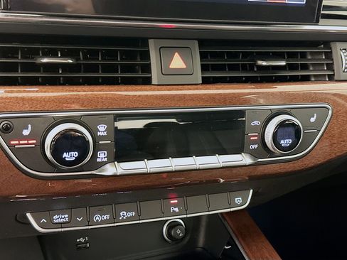 Used 2022 Audi A4 2.0T Premium Plus image 24