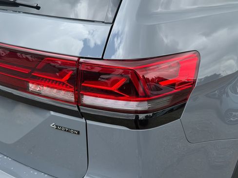 New 2026 Volkswagen Atlas Peak Edition AWD/4WD image 8