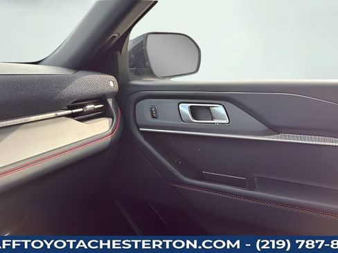 Used 2026 Ford Explorer ST-Line w/ ST-Line Street Pack AWD/4WD image 14