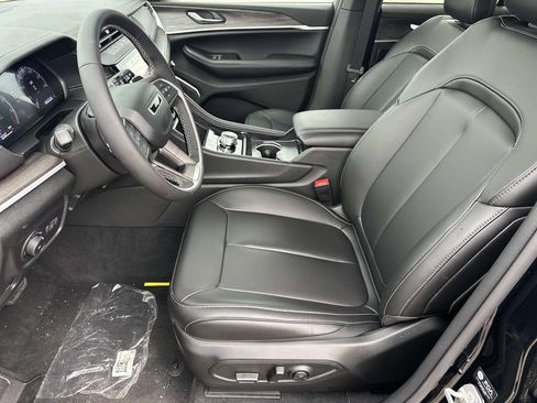 New 2026 Jeep Grand Cherokee Limited AWD/4WD image 13