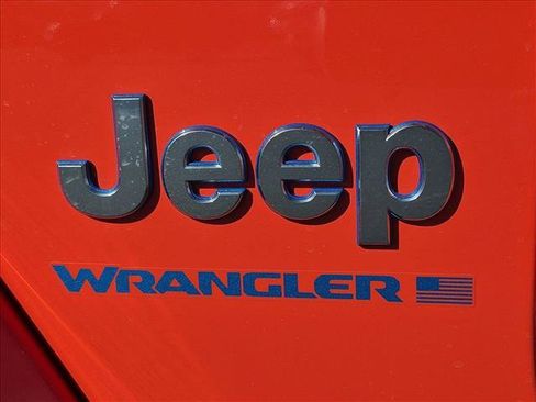 Used 2023 Jeep Wrangler Unlimited Sahara w/ Cold Weather Group AWD/4WD image 11