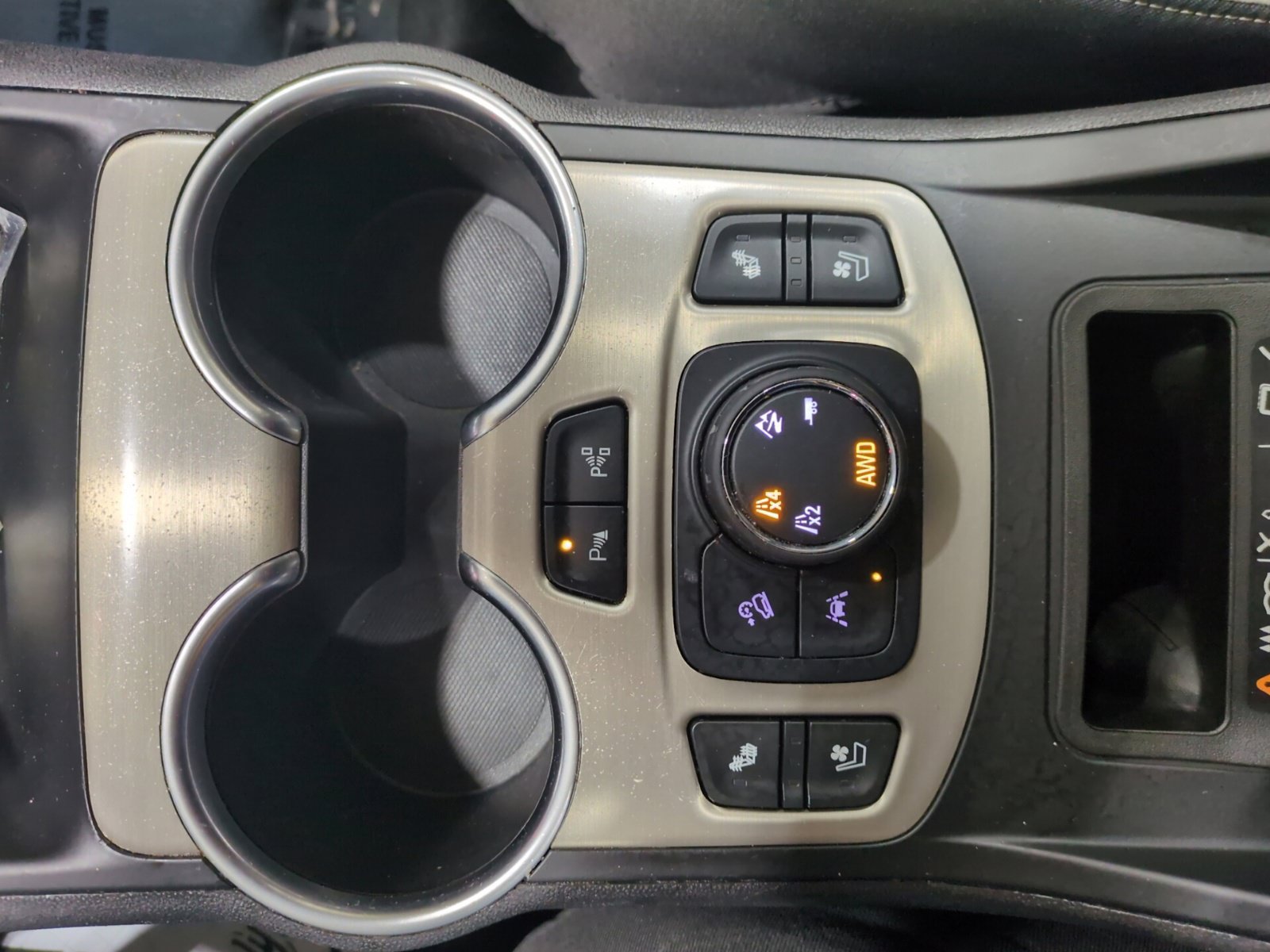Used 2020 GMC Terrain Denali w/ Denali Premium Package AWD/4WD image 23