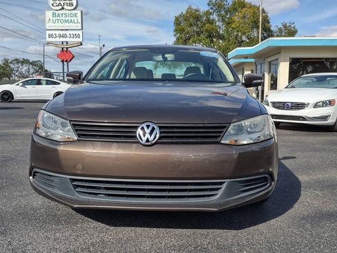 Used 2012 Volkswagen Jetta SE FWD image 2