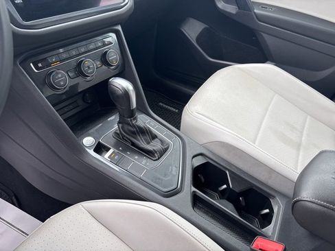 Used 2021 Volkswagen Tiguan SE image 18