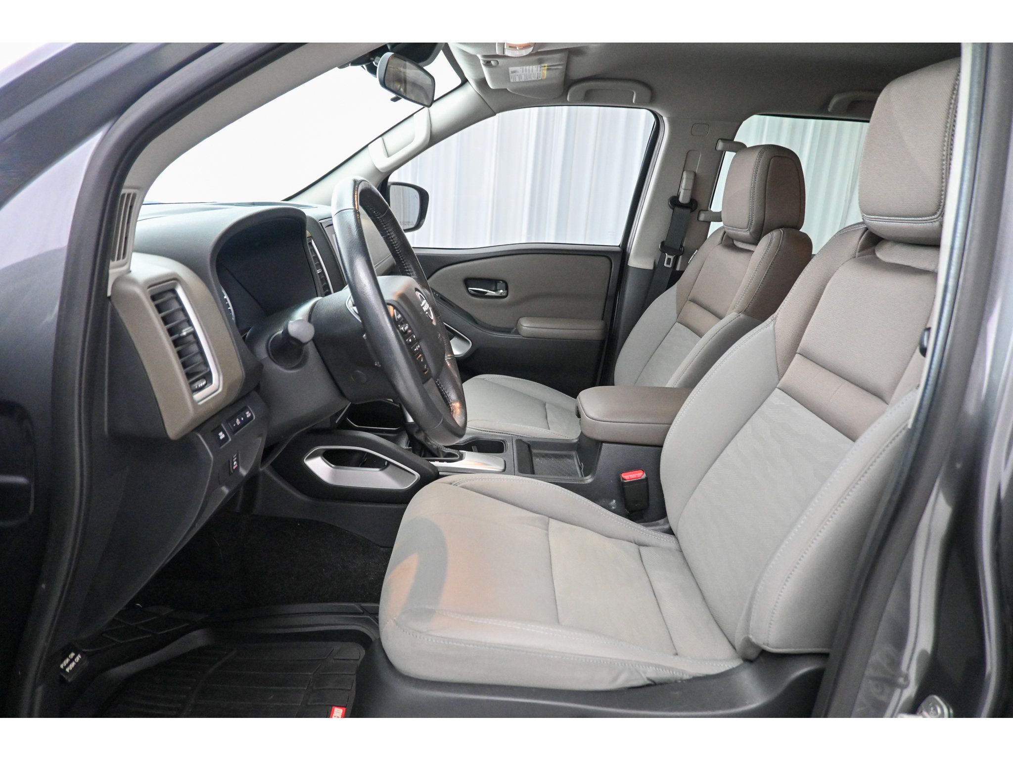 Used 2022 Nissan Frontier SV w/ Technology Package AWD/4WD image 30