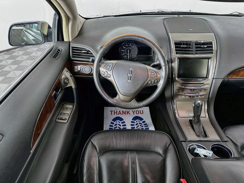 Used 2014 Lincoln MKX AWD w/ Equipment Group 102A image 30
