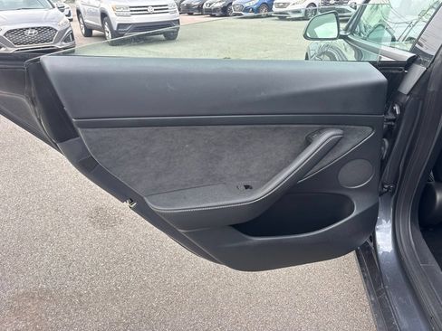 Used 2023 Tesla Model 3 Standard Range RWD image 12