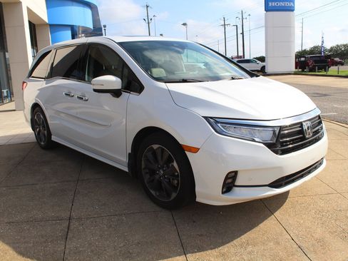 Used 2024 Honda Odyssey Elite image 1