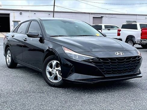 Used 2021 Hyundai Elantra SE FWD image 1