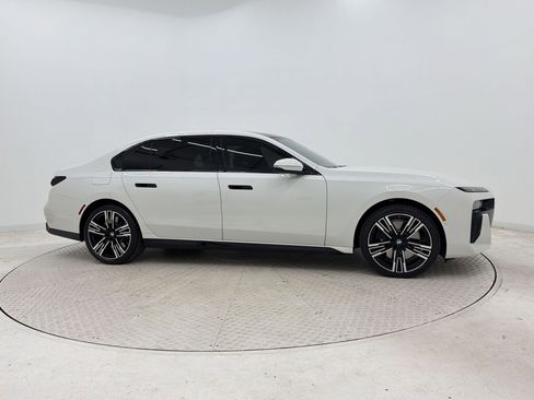 Certified 2023 BMW 760i xDrive w/ Executive Package image 8