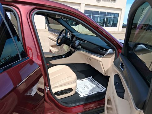 Used 2025 Jeep Grand Cherokee L Limited AWD/4WD image 19