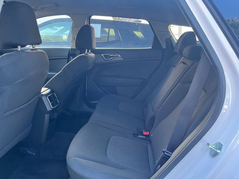 Used 2025 Kia Sportage LX image 25