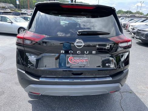 Used 2022 Nissan Rogue SV w/ SV Premium Package FWD image 4