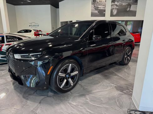 Used 2023 BMW iX xDrive50 w/ Sport Package image 3