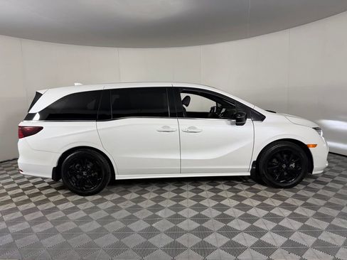 Used 2024 Honda Odyssey Sport image 5
