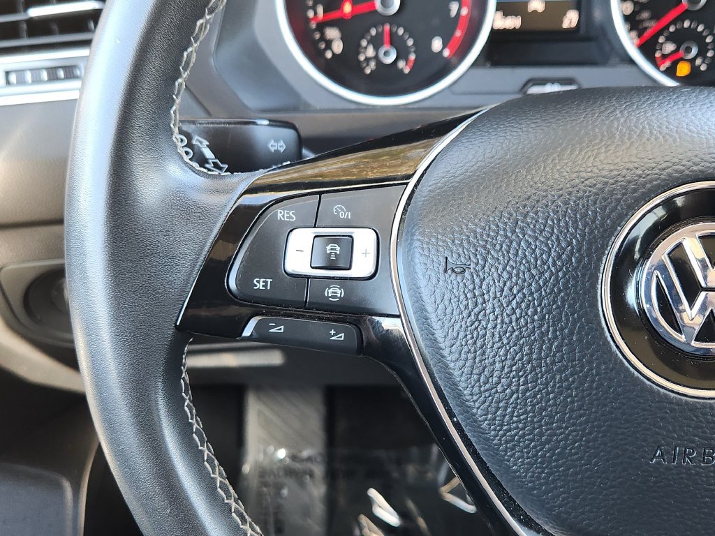 Used 2021 Volkswagen Tiguan SE AWD/4WD image 16