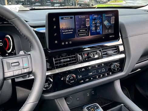 New 2026 Nissan Pathfinder SL image 6