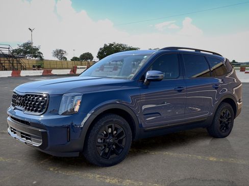 Used 2025 Kia Telluride AWD image 5