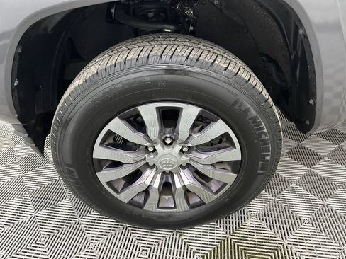 Used 2022 Toyota Tacoma Limited RWD image 12