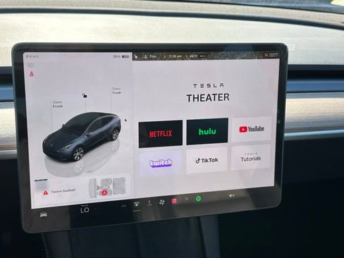 Used 2024 Tesla Model Y Long Range image 34