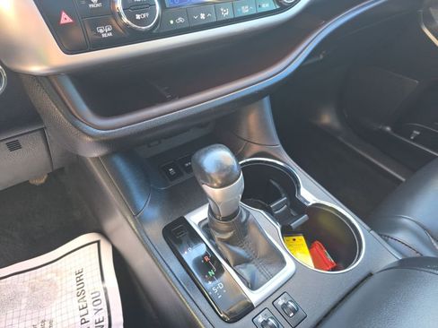 Used 2018 Toyota Highlander XLE w/ Protection Package #3 image 10