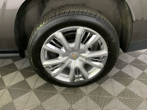 Used 2021 Chevrolet Suburban High Country w/ Premium Package image 15