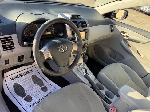 Used 2013 Toyota Corolla LE image 8