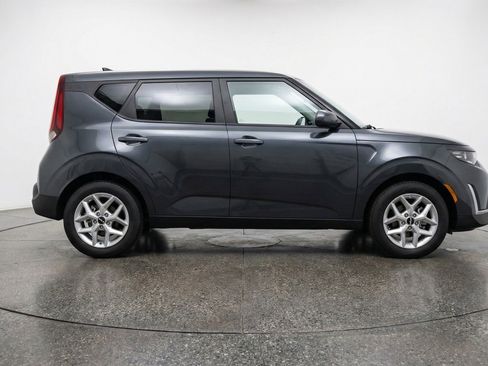 Used 2025 Kia Soul LX w/ LX Technology Package image 11