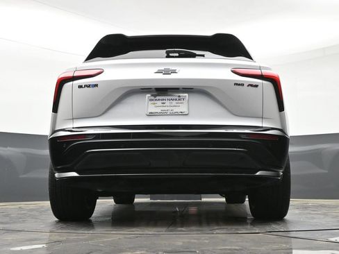 Used 2025 Chevrolet Blazer EV RS w/ Super Cruise Package AWD/4WD image 27
