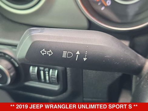 Used 2019 Jeep Wrangler Unlimited Sport S AWD/4WD image 25