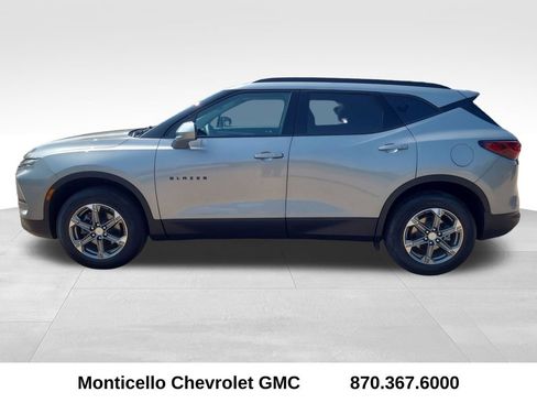 Used 2023 Chevrolet Blazer LT w/ Convenience Package FWD image 4