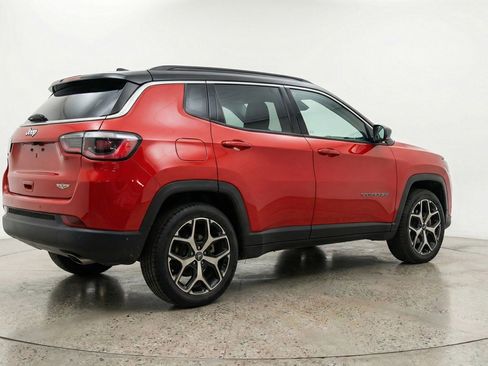 Used 2025 Jeep Compass Limited image 9