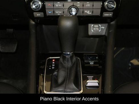 New 2026 Jeep Compass Latitude image 13